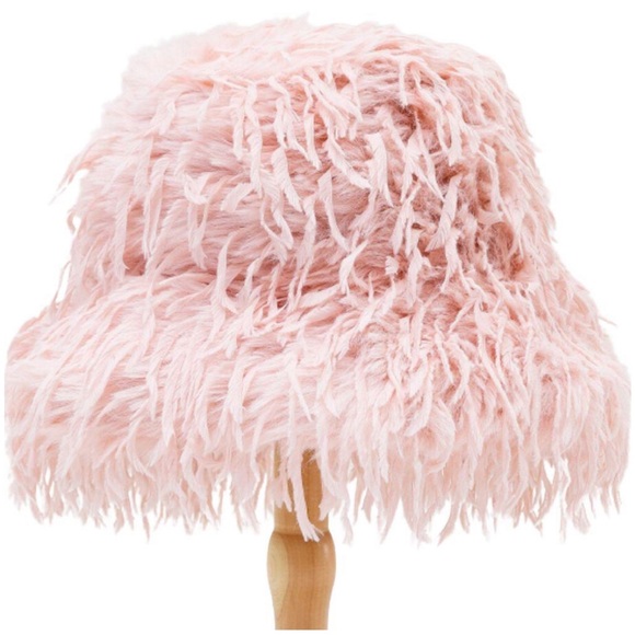 Fluffy hat - Picture 1 of 4